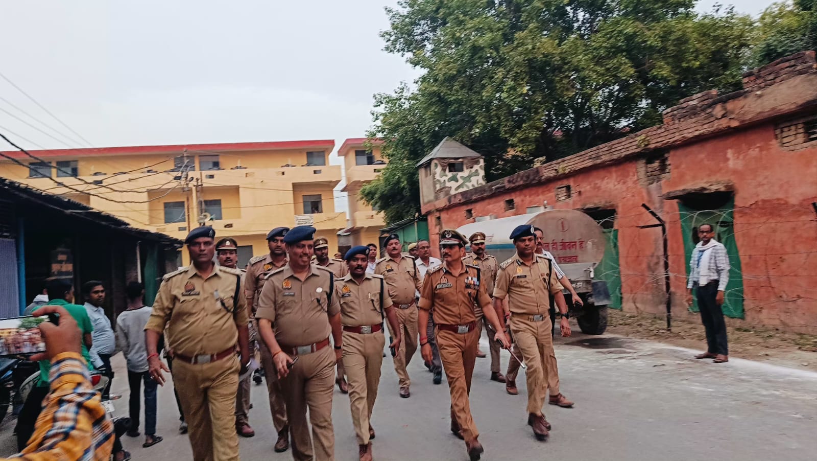 Police Commissioner Mohit Agarwal and District Magistrate inspect counting venue