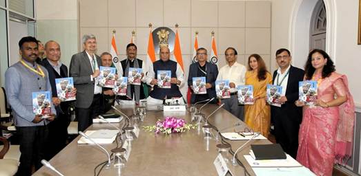 Release of the first edition of the half-yearly Hindi magazine 'Sashakt Bharat' of the Ministry of Defence