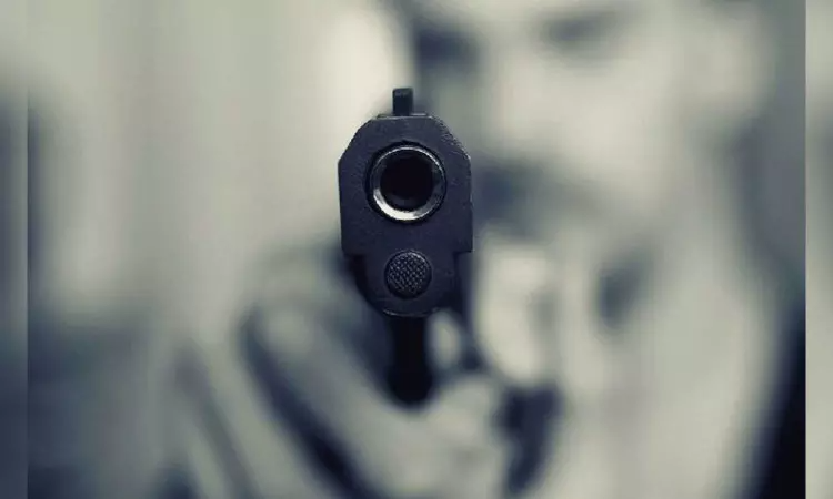 The lover committed suicide by shooting his girlfriend and himself with his father's licensed gun