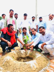एक पेड़ मां के नाम- वृक्षों की रक्षा अपनी संतान की तरह करना चाहिये- भाजपा नेता रवि शंकर सिंह