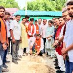 MLA Saurabh Srivastava planted trees in Ramnagar.