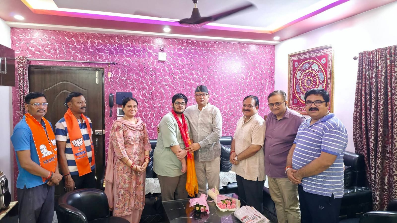 Aryan Dubey, a promising talent from Kashi, brings honor to Uttar Pradesh; MLA Saurabh Srivastava felicitates him.