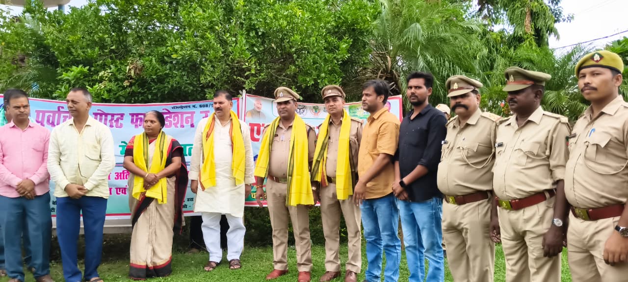 हरियाली की अलख : बुद्ध पार्क में पौधरोपण कर लोगों ने लिखा प्रकृति संरक्षण का नया अध्याय