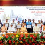 The Chief Minister handed over cashless medical cards to 15 beneficiaries.