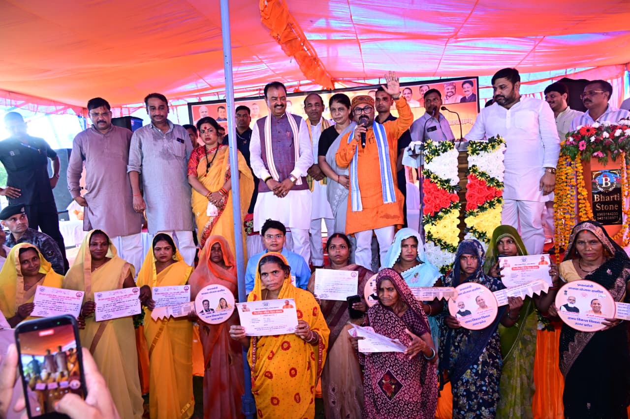 Deputy Chief Minister Keshav Prasad Maurya gifts development projects worth crores to Prayagraj.
