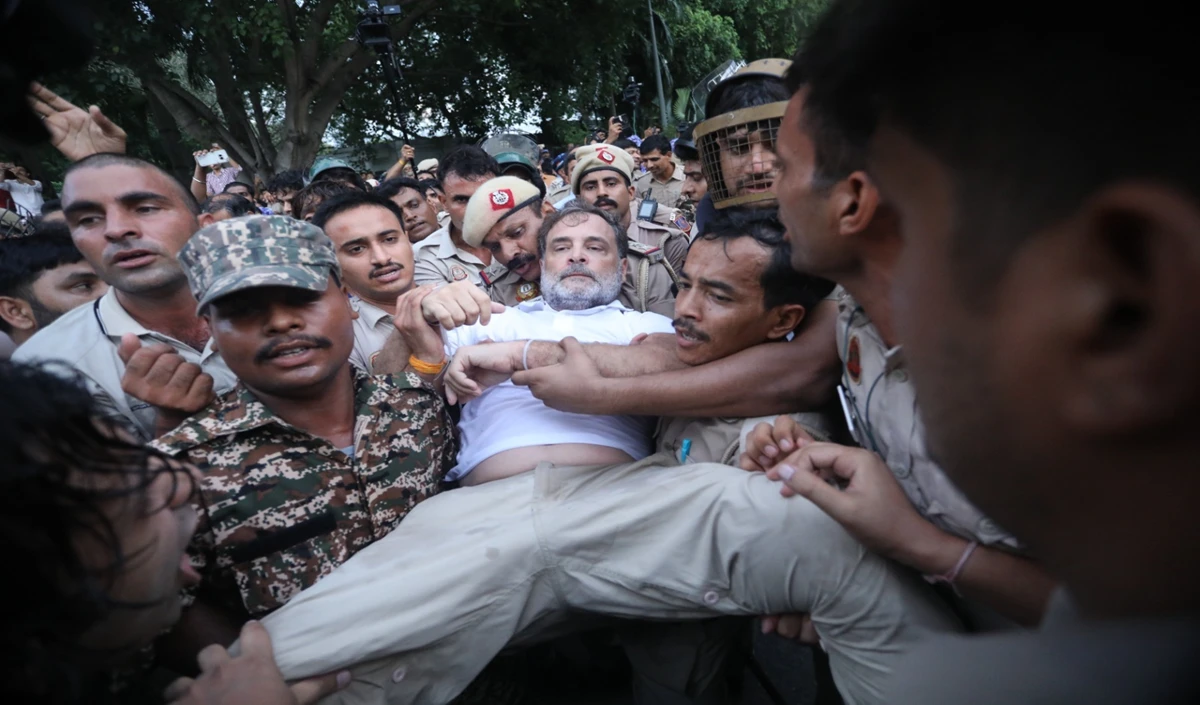 Congress sit-in ends; Rahul Gandhi, Priyanka Gandhi, and Akhilesh Yadav detained.