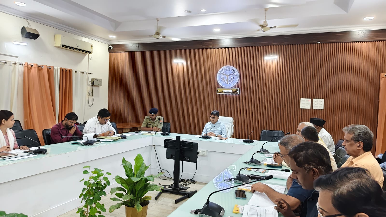 विभागीय अधिकारी निवेशकों के साथ समन्वय स्थापित कर उनकी समस्या का समयबद्ध समाधान सुनिश्चित करें- सत्येंद्र कुमार