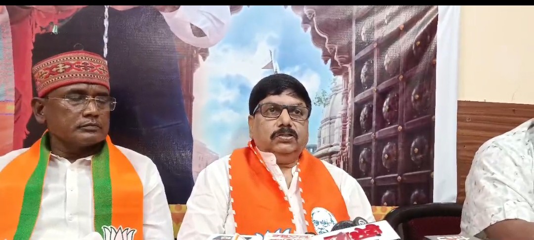 विपक्ष अपनी असफलताओं को छिपाने के लिए संवैधानिक संस्थाओं को बना रहा निशाना- प्रदीप अग्रहरि