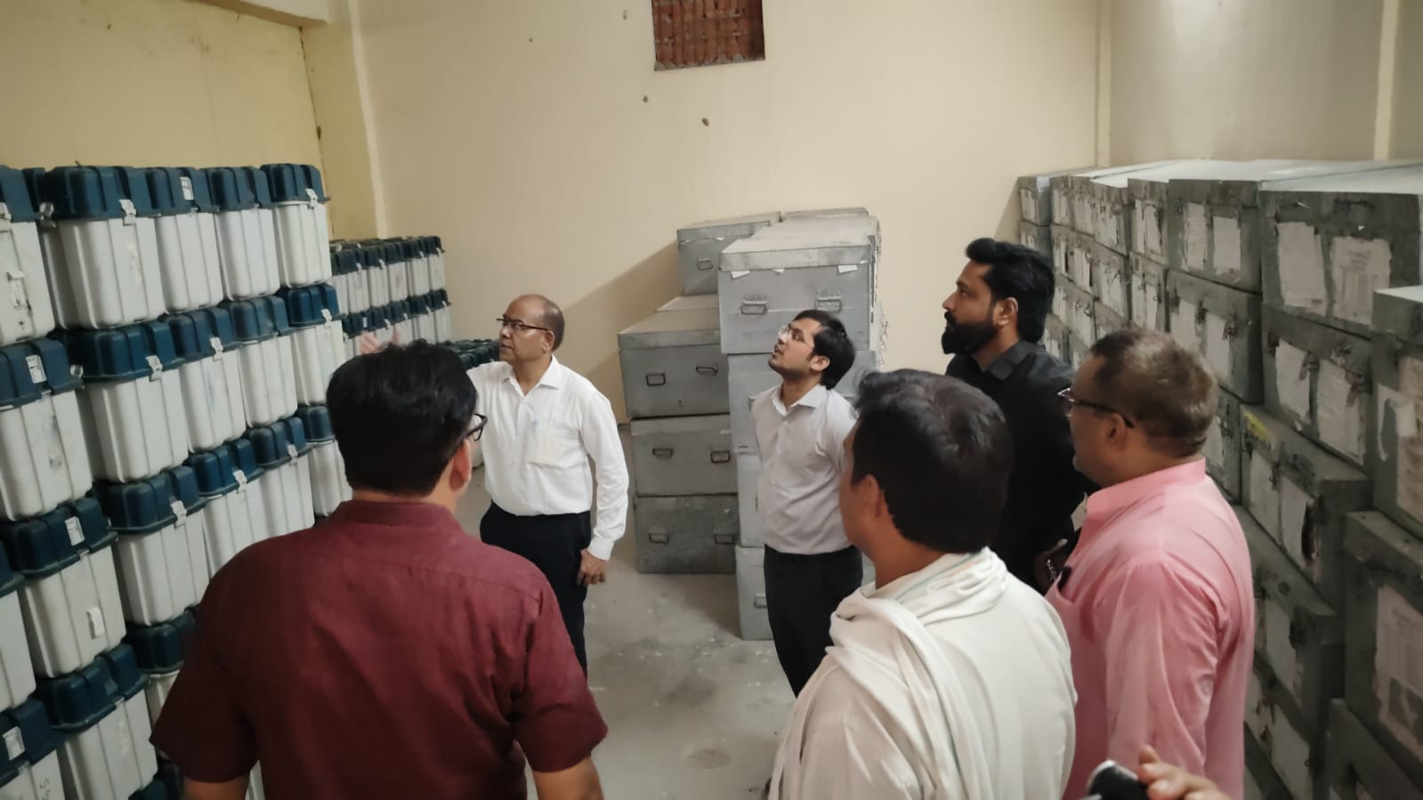 कलेक्ट्रेट स्थित ईवीएम वेयरहाउस का हुआ मासिक निरीक्षण