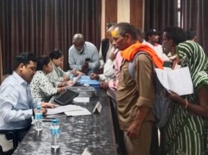 संपूर्ण समाधान दिवस में 107 शिकायती पहुंची 9 मौके पर निस्तारण