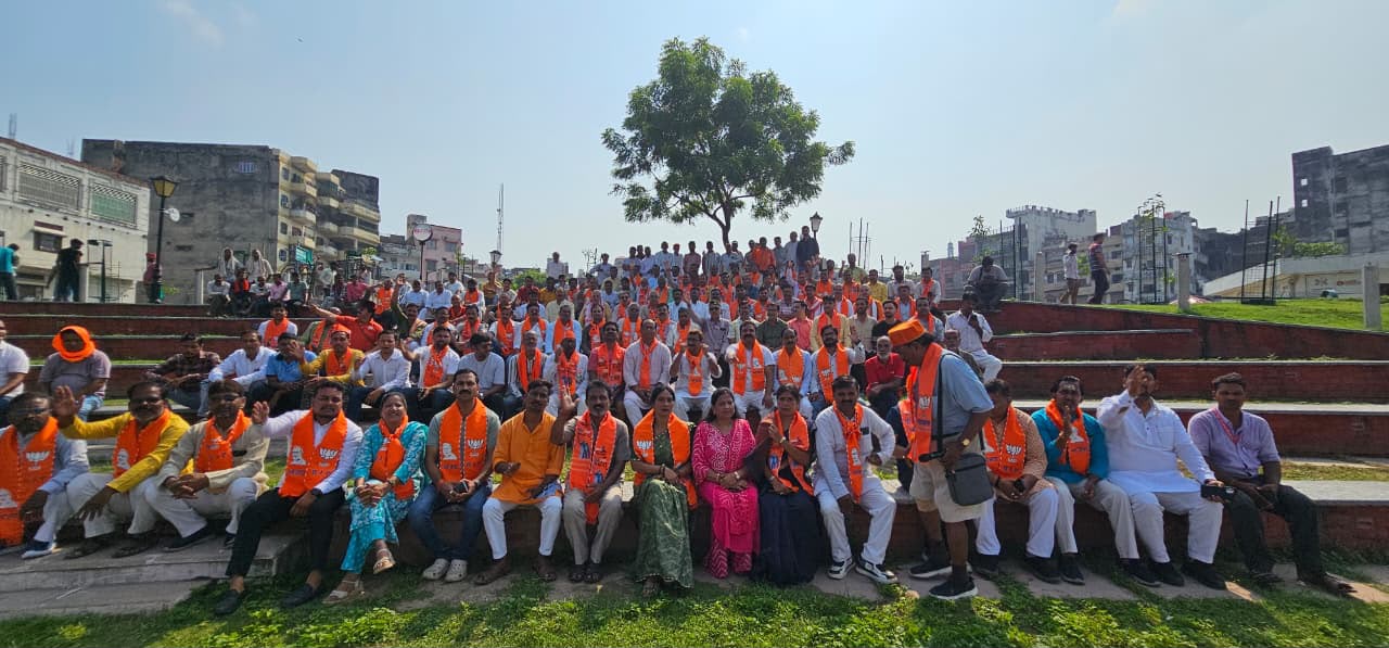 76 दिवसीय वार्ड प्रवास का संकल्प हुआ पूरा, विधायक डॉ नीलकंठ तिवारी ने अपने विधानसभा क्षेत्र के 24 वार्डों में किया प्रवास