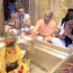 मुख्यमंत्री योगी और असम के मुख्यमंत्री हिमंता ने काशी कोतवाल और बाबा विश्वनाथ का किया दर्शन-पूजन